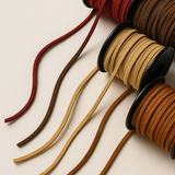 Pearls and Bows Feather Lareitte