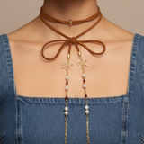 Pearls and Bows Feather Lareitte